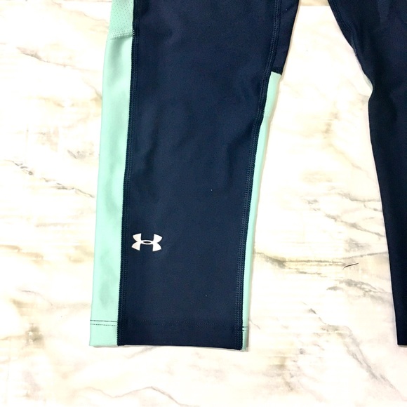 💝 UNDER ARMOUR 💝 mint green/navy blue exercise capri leggings size Medium - Picture 4 of 6